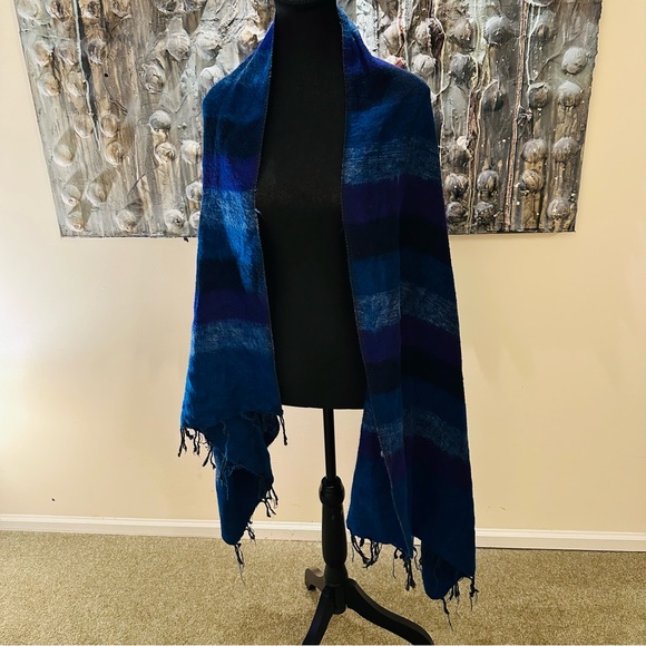 ⭐️ Blue and Purple Striped Shawl no tag possible Alpaca - Picture 2 of 7